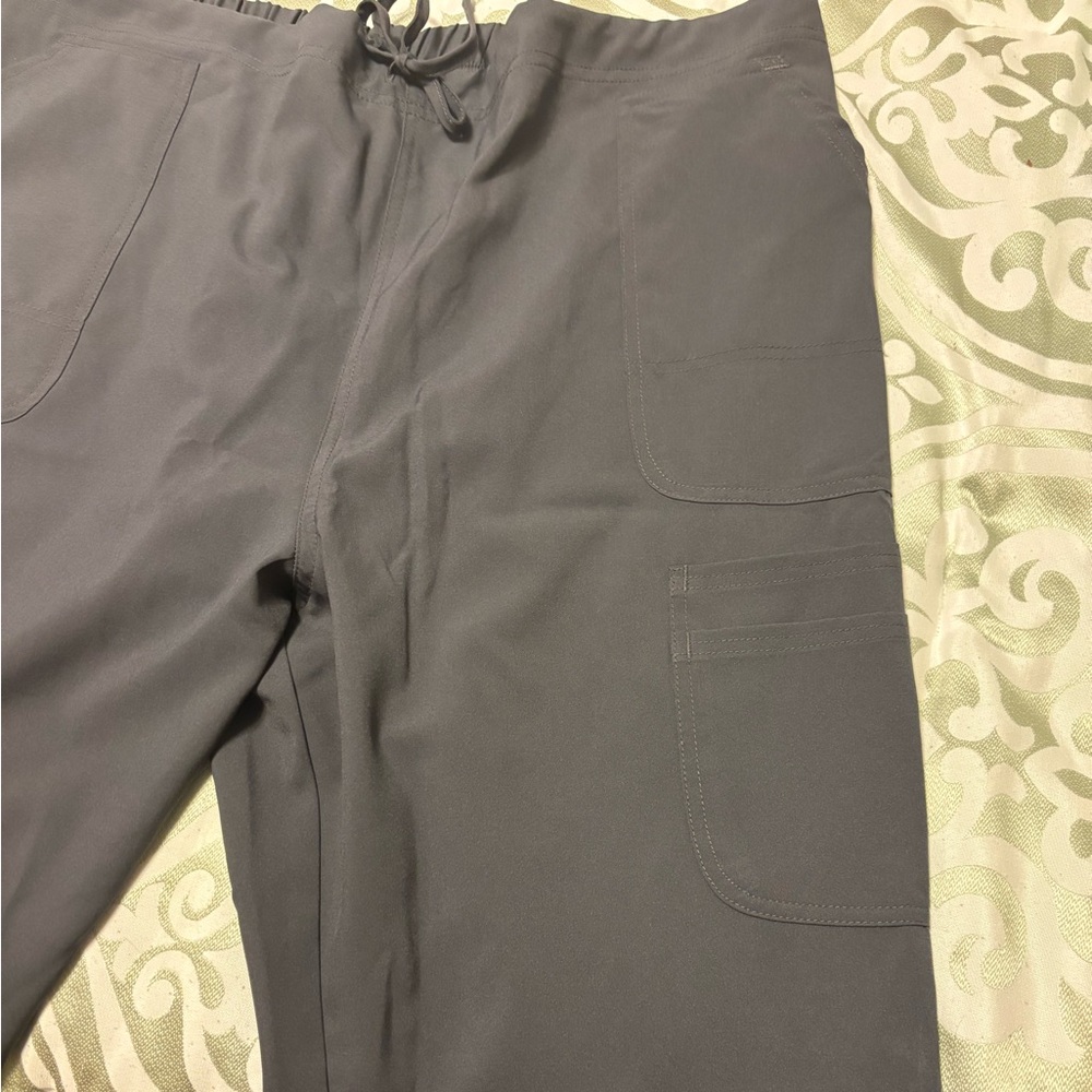 Gray women’s 2XL scrub pants. Tie waist. Scrub Star brand.